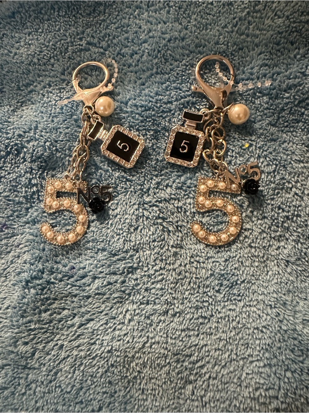 Fashion No.5 Inspired Pearl and Crystal Keychain Charm - Silver/Black